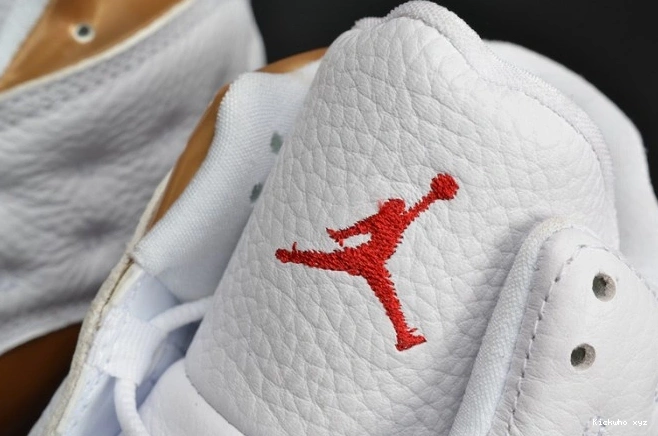 white JORDAN RETRO 414571-135 MOMENTS
